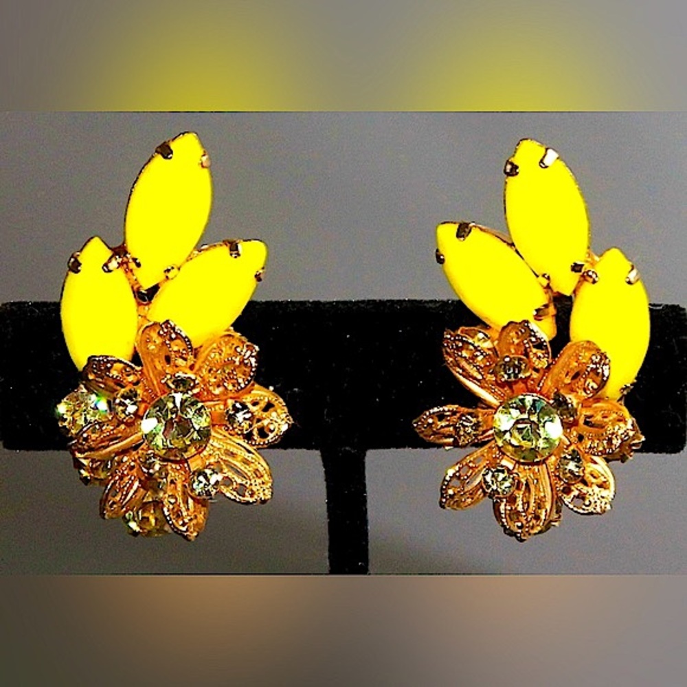 JULIANA D & L EARRINGS CLIP ON YELLOW MARQUISE & CHANTON CRYSTALS VINTAGE